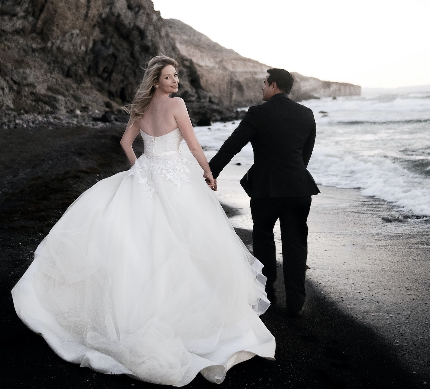 Should You Take a Ride on Someone's Coattails?